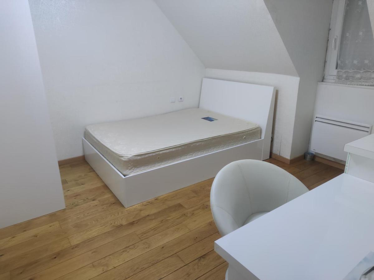 Chambre Privee A Bobigny -Salle De Bain Et Toilettes Sont Commune, -Pas De Cuisine Bagian luar foto